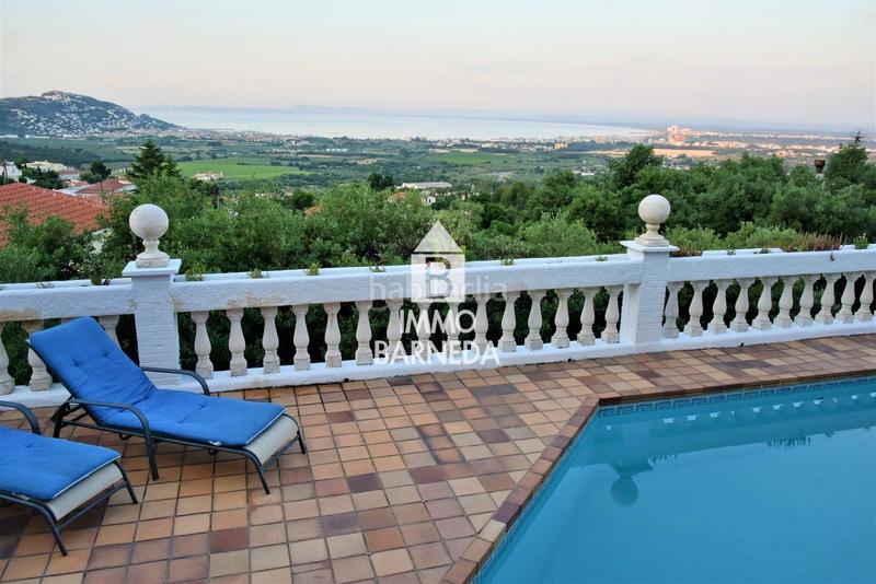 Foto a67546b2-f1d7-4751-b7fd-cdccc41a205e. Chalet en osca 8 villa con impresionantes vistas al mar en mas fumats en Roses