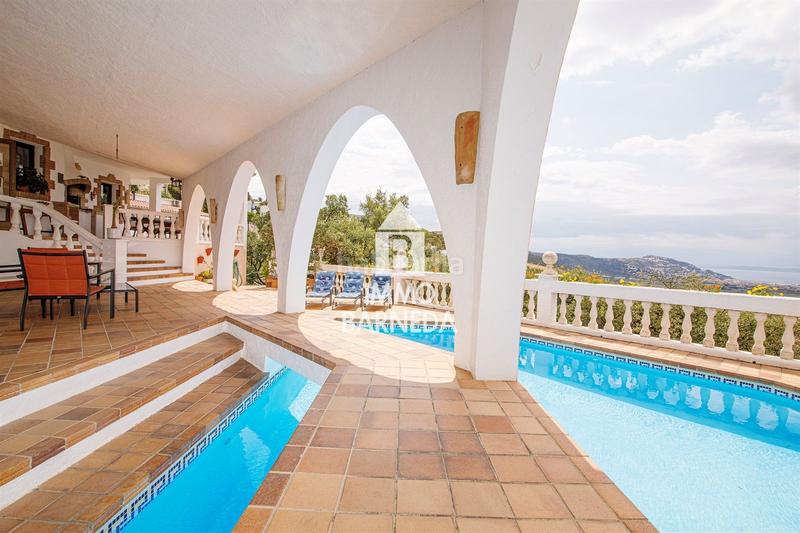 Foto c95d8b66-2025-4fe4-bb92-bf9791bc13ad. Chalet en osca 8 villa con impresionantes vistas al mar en mas fumats en Roses