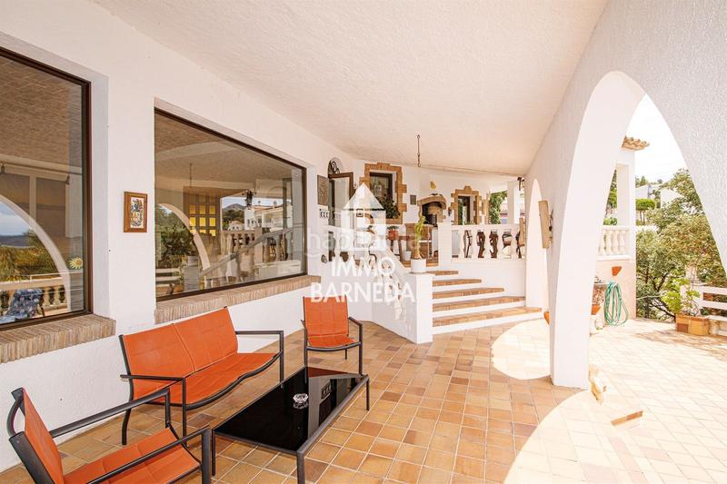 Foto d71e915a-9593-4c92-8dd8-435a79705e9f. Chalet en osca 8 villa con impresionantes vistas al mar en mas fumats en Roses