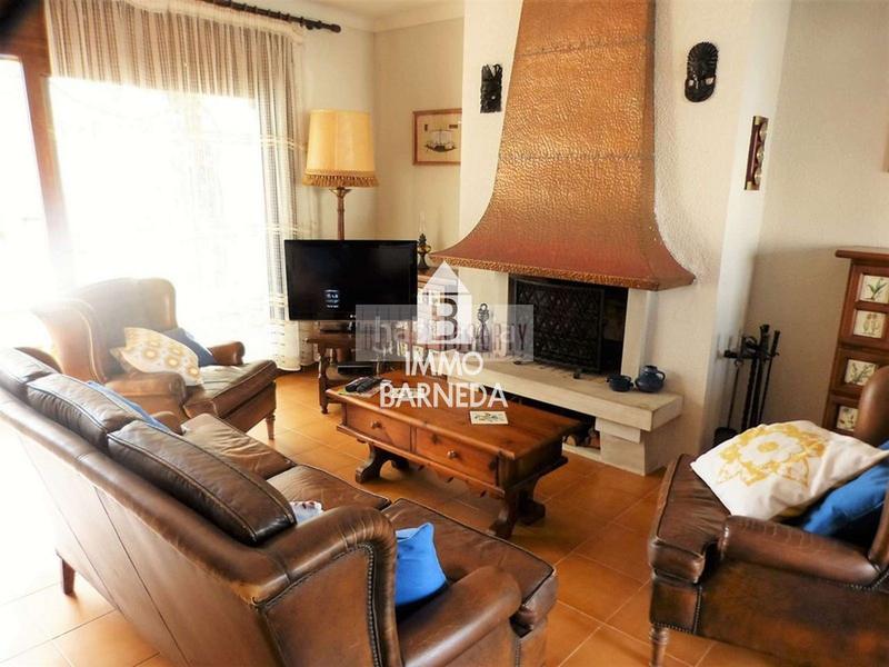 Foto d8b0d6d0-c20b-4f2c-94dd-239145212f48. Chalet casa de pescador con garage y amarre para velero 11.5x5 en Empuriabrava
