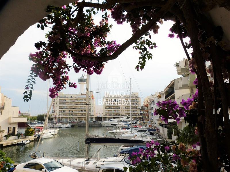 Foto d9272900-6cba-475f-98a0-a259ae750d44. Chalet casa de pescador con garage y amarre para velero 11.5x5 en Empuriabrava