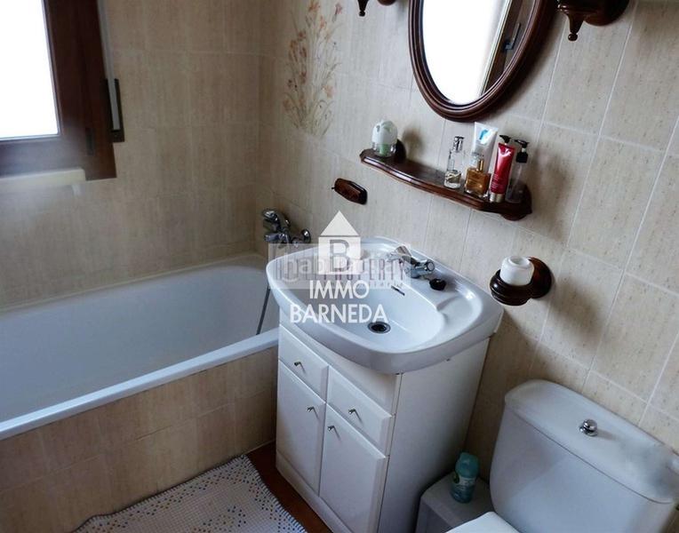 Foto ea6f6724-78e4-4530-8145-60ee2fec54d8. Chalet casa de pescador con garage y amarre para velero 11.5x5 en Empuriabrava
