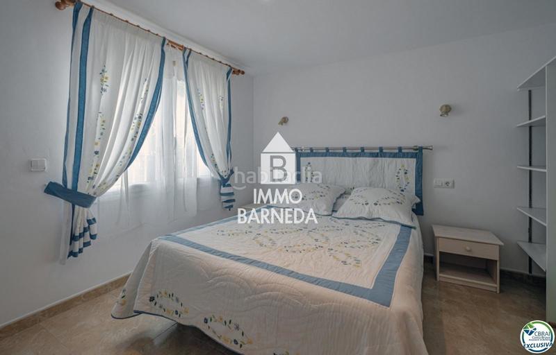 Foto a0d0f18a-5bd7-4818-966e-d14259980bc7. Piso en manuel de la falla 3 magnífico piso situado en Roses