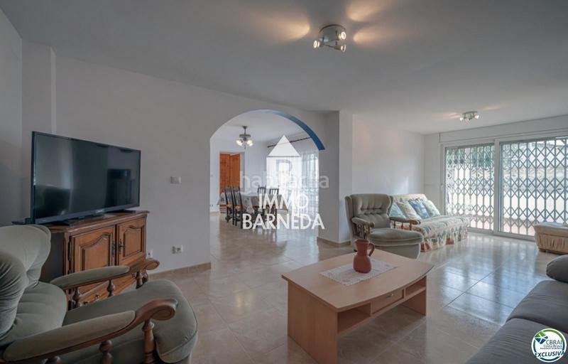 Foto abf5e6aa-6dad-45f4-aa5c-c151aed99108. Piso en manuel de la falla 3 magnífico piso situado en Roses
