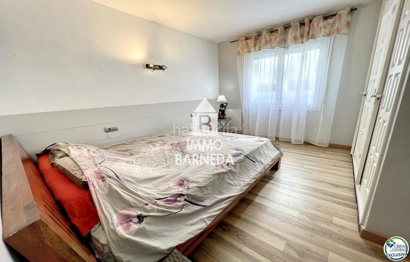 Foto 64ac803e-c1aa-4b85-80e7-23ccf62e5d87. Piso en de rhode 181 apartamento de 6 dormitorios en el centro de la ciudad y en primera línea de mar en Roses