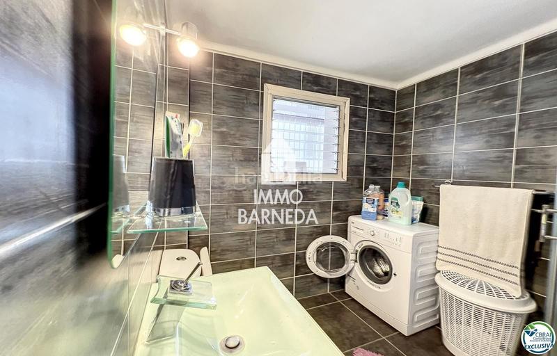 Foto 8e09f11d-4a1c-4512-95b7-fd89866fb533. Piso en de rhode 181 apartamento de 6 dormitorios en el centro de la ciudad y en primera línea de mar en Roses