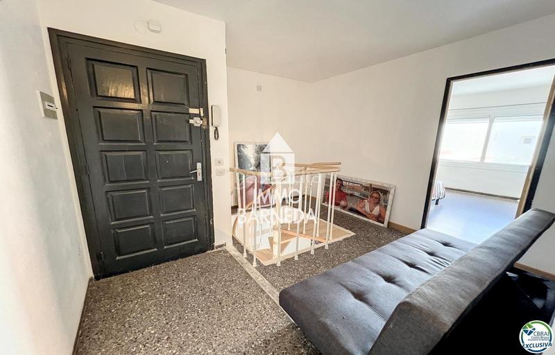 Foto e4bf94ec-ca20-4327-bdf5-21ad573204cd. Piso en de rhode 181 apartamento de 6 dormitorios en el centro de la ciudad y en primera línea de mar en Roses
