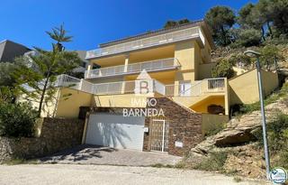 Xalet a Miro 51. Magnífico chalet con bonitas vistas al mar, piscina y amplias te