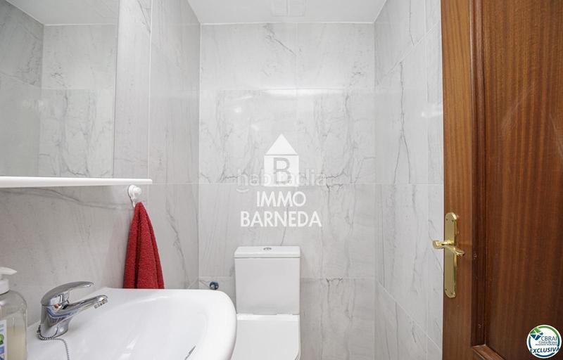 Foto 564bfc9f-43be-4d93-a3c4-37106efa5620. Piso en caballito de mar 64 precioso apartamento vacacional reformado en venta en el centro con magníficas vistas al canal en Empuriabrava