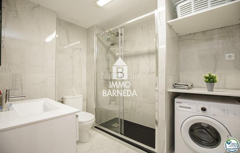 Foto 7999daa9-c1c5-4b12-8d5f-5fcf029f8b06. Piso en caballito de mar 64 precioso apartamento vacacional reformado en venta en el centro con magníficas vistas al canal en Empuriabrava