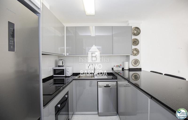 Foto b342df5f-469c-4d4c-9d0d-6057f09e657d. Piso en caballito de mar 64 precioso apartamento vacacional reformado en venta en el centro con magníficas vistas al canal en Empuriabrava