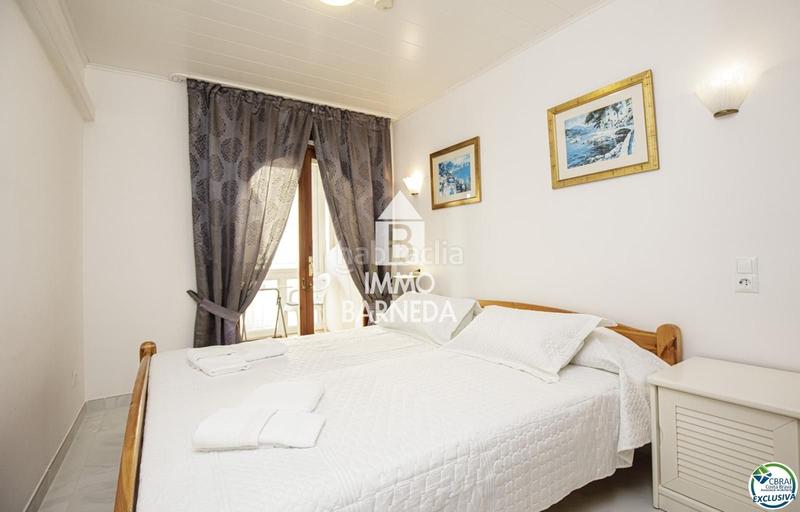 Foto cc7459f3-66ce-48cb-b84f-c0c759ff0be8. Piso en caballito de mar 64 precioso apartamento vacacional reformado en venta en el centro con magníficas vistas al canal en Empuriabrava