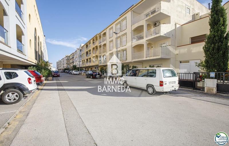 Foto d6a63955-bac1-416b-97f1-aef5dfba1d35. Piso en caballito de mar 64 precioso apartamento vacacional reformado en venta en el centro con magníficas vistas al canal en Empuriabrava