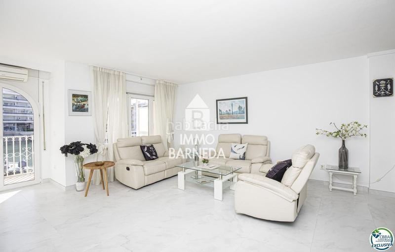 Foto dc3c4c70-fa74-441b-9576-e4daf35484ee. Piso en caballito de mar 64 precioso apartamento vacacional reformado en venta en el centro con magníficas vistas al canal en Empuriabrava