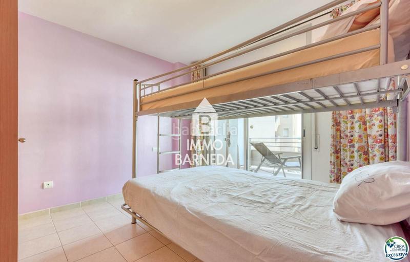 Foto 43e5a679-902f-40f2-8a95-92c35786f8b3. Piso en joanot martorell 6 apartamento en Salatar con vista parcial al mar, gran terraza y aparcamiento privado. en Roses