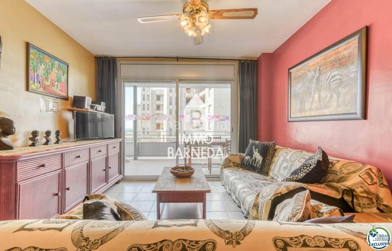 Foto 4a830204-c516-43e6-91d7-b004f3a722ec. Piso en joanot martorell 6 apartamento en Salatar con vista parcial al mar, gran terraza y aparcamiento privado. en Roses