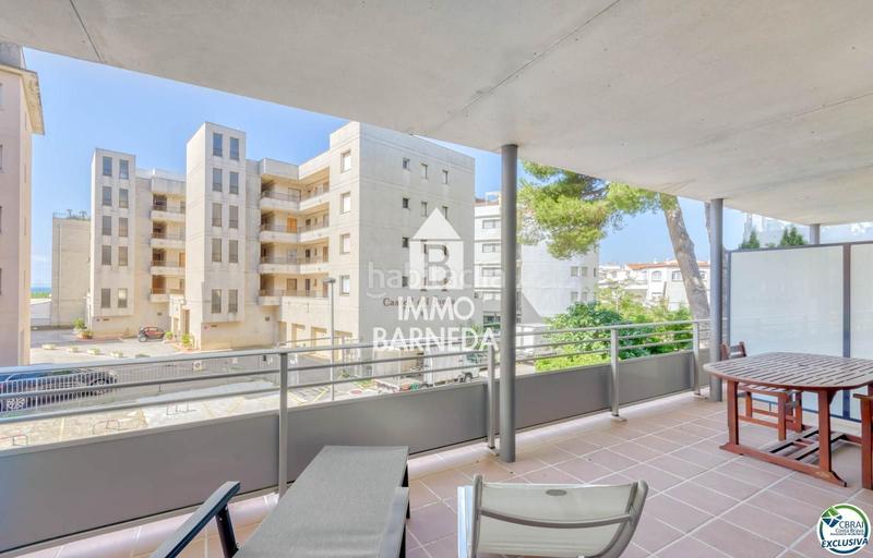Foto dec74744-9c28-45fd-b6a1-9fc3c814ae26. Piso en joanot martorell 6 apartamento en Salatar con vista parcial al mar, gran terraza y aparcamiento privado. en Roses