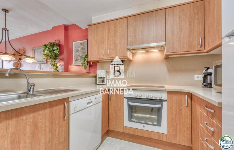 Foto f9b4f344-ef87-4baf-8d60-952c3f86a78c. Piso en joanot martorell 6 apartamento en Salatar con vista parcial al mar, gran terraza y aparcamiento privado. en Roses