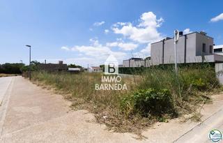 Finca rústica a Bages 18. Parcela edificable en tranquila urbanización de roses. buena opo