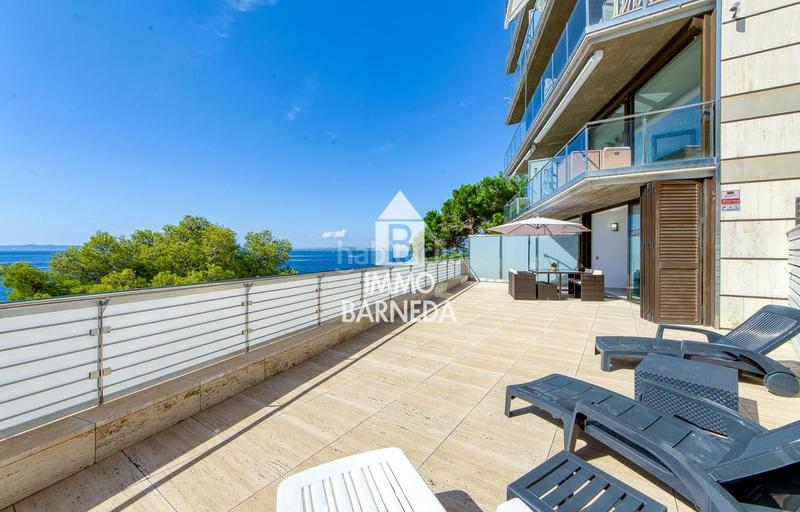 Foto b89379e4-946d-49d2-8b1d-05495013a9b0. Piso en canyelles 40 excepcional . apartamento de alto standing en primera linea de mar en canyelles en Roses
