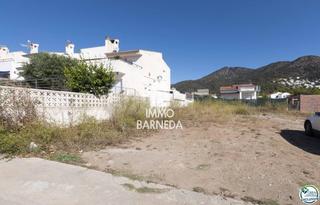 Finca rústica a Bages 11. Construye tu nueva casa a sólo unos minutos de la playa! buena o