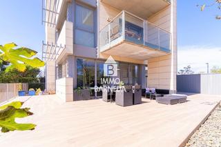 Piso en Clot dels franquets 54. Clot dels franquets planta baja de 3 dormitorios con 224 m2 de t