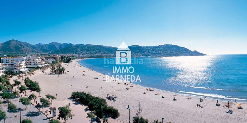 Foto 5a4fd78f-005a-4e40-8d80-9f30c7c98aa0. Piso en clot dels franquets 54 clot dels franquets planta baja de 3 dormitorios con 224 m2 de terraza y jardín a 200m de la playa en Roses
