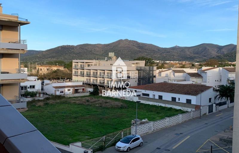 Foto 07b9ce74-1cc5-4708-99e2-f894c4c9ce69. Piso en joanot martorell 5 muy bonito apartamento en 2 línea de mar en rosas vista mar en Roses