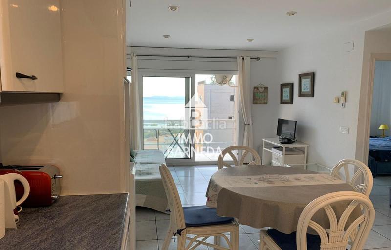 Foto 4f5f4672-c143-4a8d-91a8-9e8c0e17f760. Piso en joanot martorell 5 muy bonito apartamento en 2 línea de mar en rosas vista mar en Roses