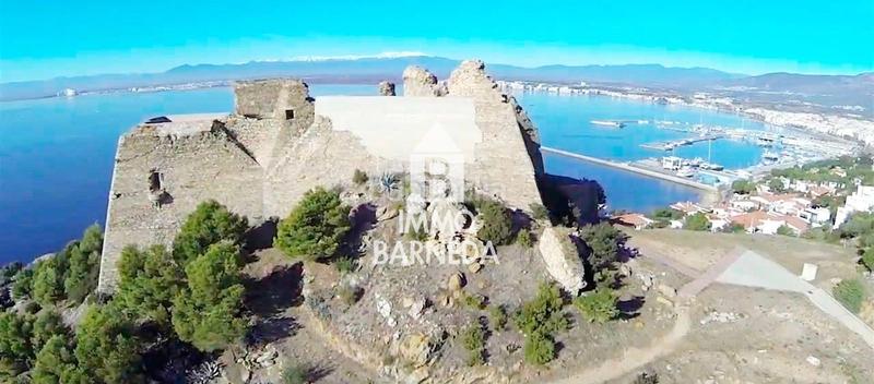 Foto f40dc128-d19f-4c48-88a3-5d1df7b3dc13. Piso en joanot martorell 5 muy bonito apartamento en 2 línea de mar en rosas vista mar en Roses