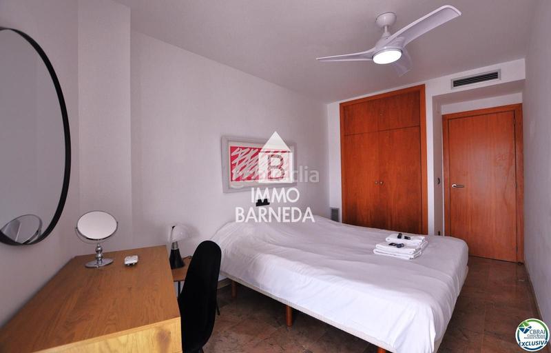 Foto 075e1447-cac0-4a6d-bf7f-ca813f2935de. Piso en maritimo 31 ático en 1 línea con solárium, preciosas vistas y licencia turística. en Roses