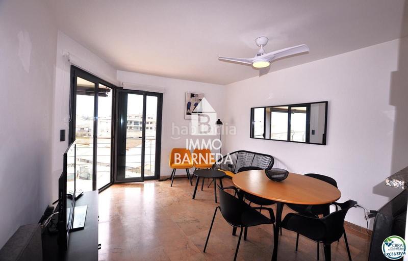 Foto 11bfb2ad-afa3-4e9d-80b2-525aceacfa5b. Piso en maritimo 31 ático en 1 línea con solárium, preciosas vistas y licencia turística. en Roses