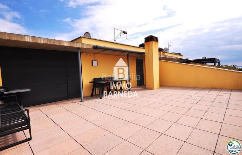 Foto 4337115a-aa6e-47c1-8508-5c82bde06eff. Piso en maritimo 31 ático en 1 línea con solárium, preciosas vistas y licencia turística. en Roses