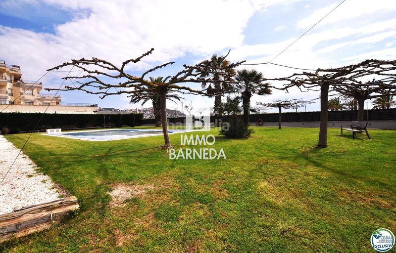Foto 511777b2-5a89-4109-aba7-e2ef5ede3727. Piso en maritimo 31 ático en 1 línea con solárium, preciosas vistas y licencia turística. en Roses