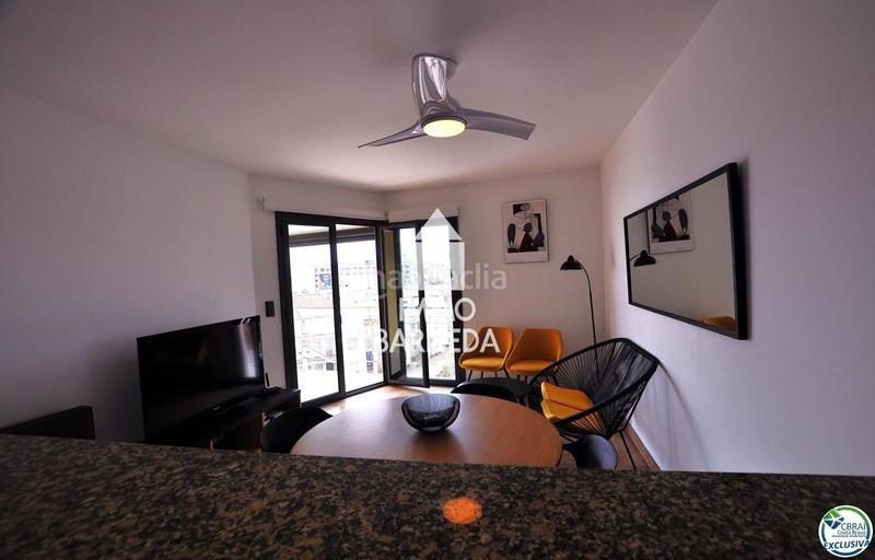 Foto 5af4d91b-de3e-4117-b9aa-02ee4ee3f371. Piso en maritimo 31 ático en 1 línea con solárium, preciosas vistas y licencia turística. en Roses