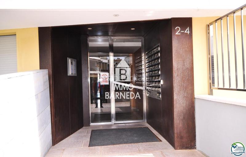 Foto 813782df-0ea3-49bd-b6ff-a304d416330e. Piso en maritimo 31 ático en 1 línea con solárium, preciosas vistas y licencia turística. en Roses