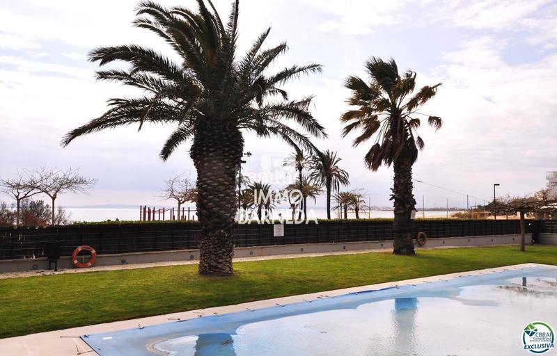 Foto 94e20319-3771-4bd9-b5ab-1ceff604ed23. Piso en maritimo 31 ático en 1 línea con solárium, preciosas vistas y licencia turística. en Roses