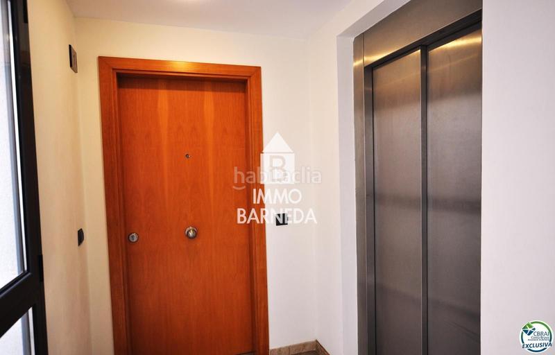 Foto a059a4ea-3ca1-445c-8c94-820ef419e08f. Piso en maritimo 31 ático en 1 línea con solárium, preciosas vistas y licencia turística. en Roses