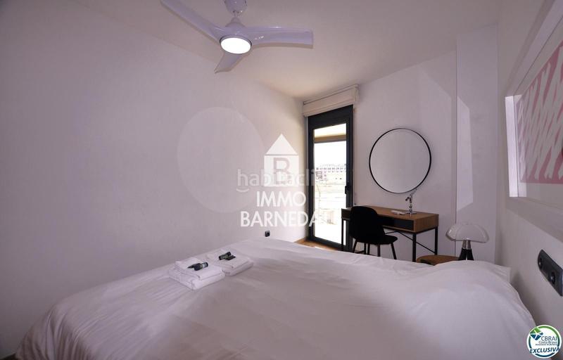 Foto e292ad46-0705-4898-a879-0f9909678735. Piso en maritimo 31 ático en 1 línea con solárium, preciosas vistas y licencia turística. en Roses