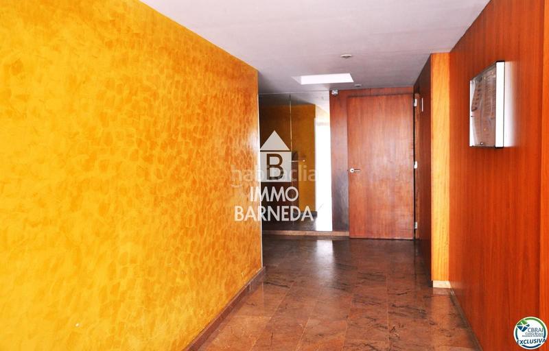 Foto fe42a27d-d437-42eb-8937-5b467c8b48ab. Piso en maritimo 31 ático en 1 línea con solárium, preciosas vistas y licencia turística. en Roses