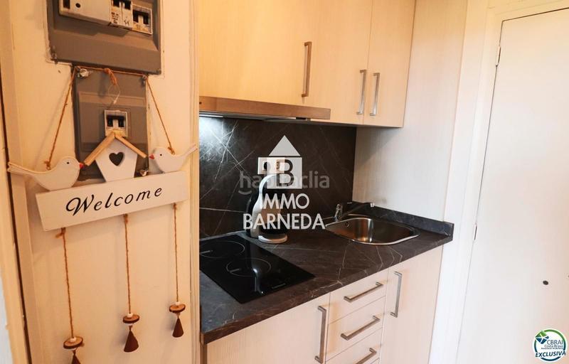 Foto 373d8711-6158-405b-a7c1-ac77b862bf99. Piso en alhambra 47 acogedor estudio con vistas espectaculares a la montaña y licencia turística en Roses