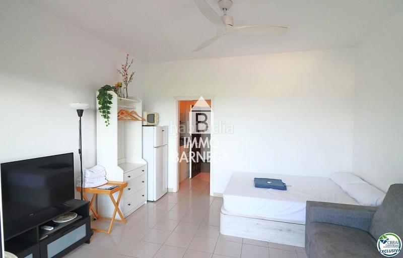 Foto 9ca56b60-5a45-4a69-895d-4329992a4bd9. Piso en alhambra 47 acogedor estudio con vistas espectaculares a la montaña y licencia turística en Roses