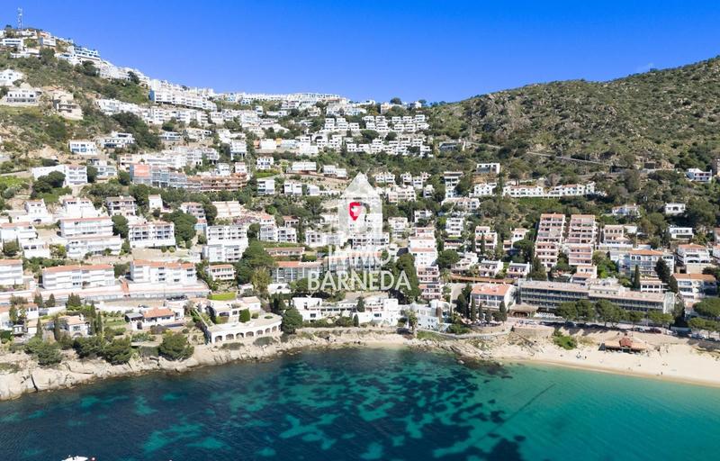 Foto 4e6601f8-3f42-4007-b362-9739f4b2384b. Piso en santa barbara 56 encantador apartamento a 200 metros de la playa de canyelles petites en Roses