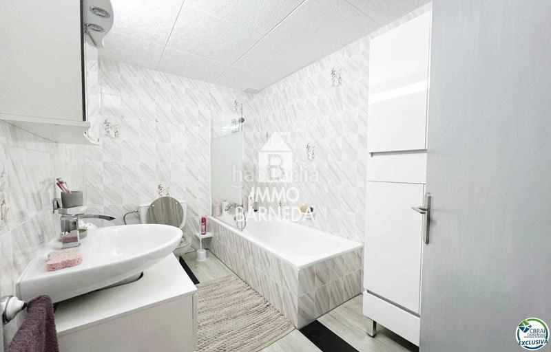 Foto 12b55081-b63d-4a6b-b738-5cf26437170a. Chalet en tordera 1 casa en venta con amarre en , costa brava en Empuriabrava