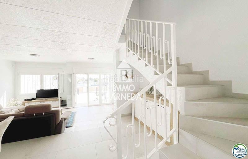 Foto e66108db-32b1-479c-bfed-5be8272cbbfc. Chalet en tordera 1 casa en venta con amarre en , costa brava en Empuriabrava