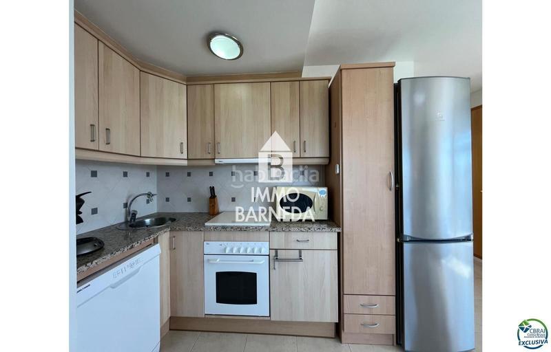 Foto a8aa5b88-d241-420a-8e32-4a7e0409d782. Piso en port emporda 1-2 atico en venta 2 habitaciones gran terraza y parking subterraneo. en Empuriabrava