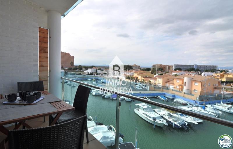 Foto 7853495a-0da5-4ed5-837d-1eb229dd7e5c. Piso en cap de la gola 30 encantador apartamento con licencia turística y vistas al canal en Roses