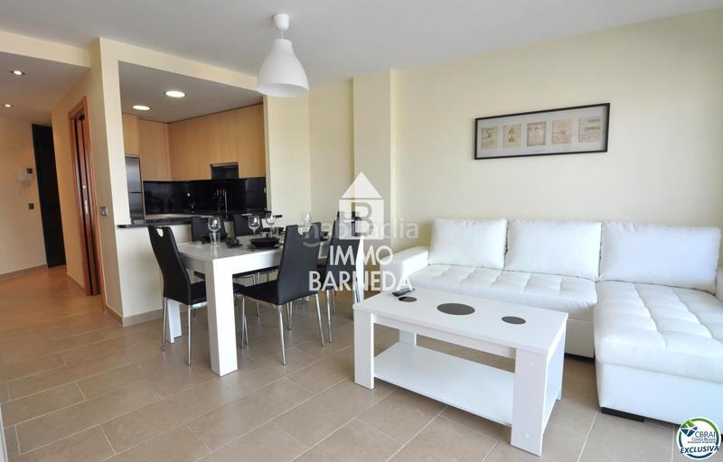 Foto 92ea9306-90b5-4197-b748-fb3e89f9553b. Piso en cap de la gola 30 encantador apartamento con licencia turística y vistas al canal en Roses