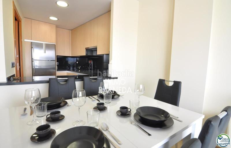 Foto bec991fe-fd6a-4398-96d4-af72f8944dc4. Piso en cap de la gola 30 encantador apartamento con licencia turística y vistas al canal en Roses