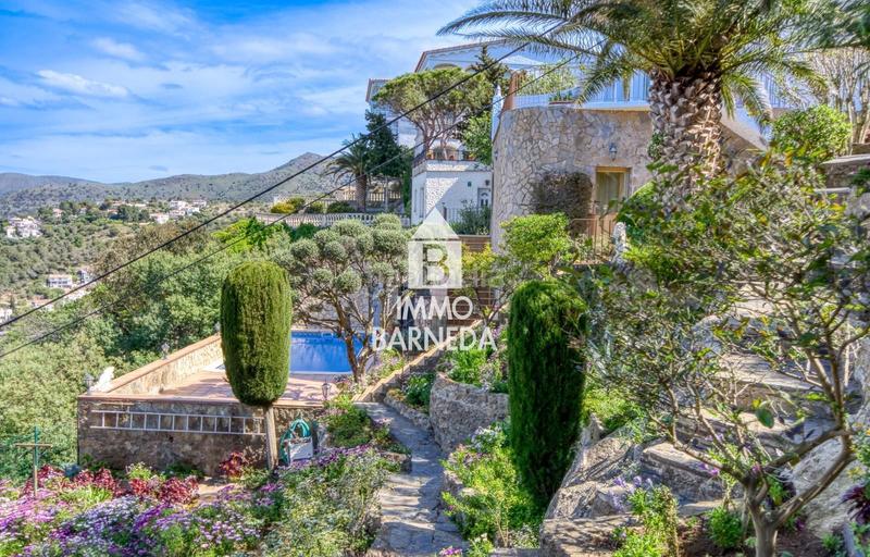 Foto 291f0b73-02f5-48bd-88d4-ff30d997f17a. Chalet en ramon llull 21 villa mediterránea con alma, vistas impresionantes y oportunidad única de inversión en Roses